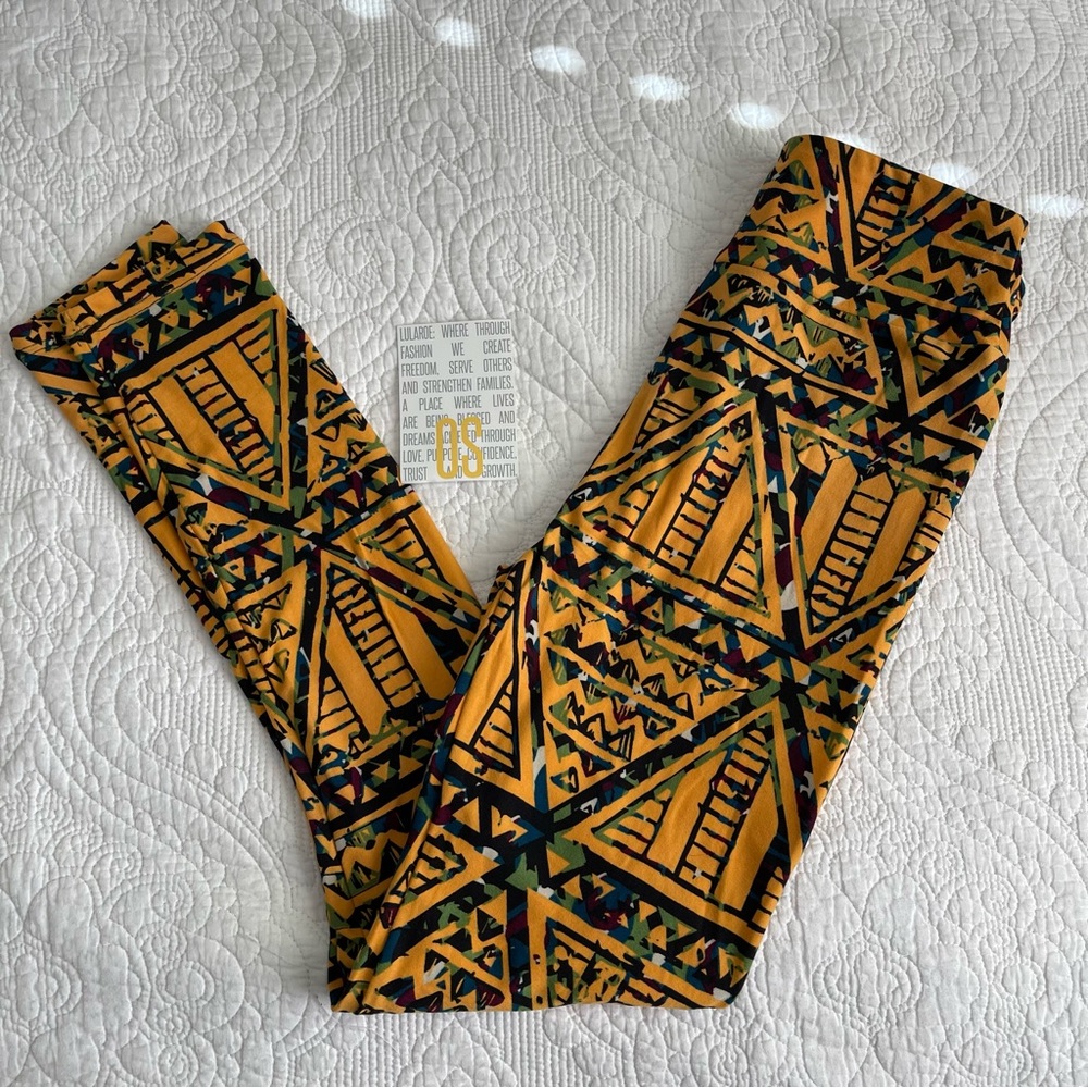 🦋NWT LulaRoe One Size Leggings, fits sizes 2-10 ,Buy 3 leggings for $20.00🦋